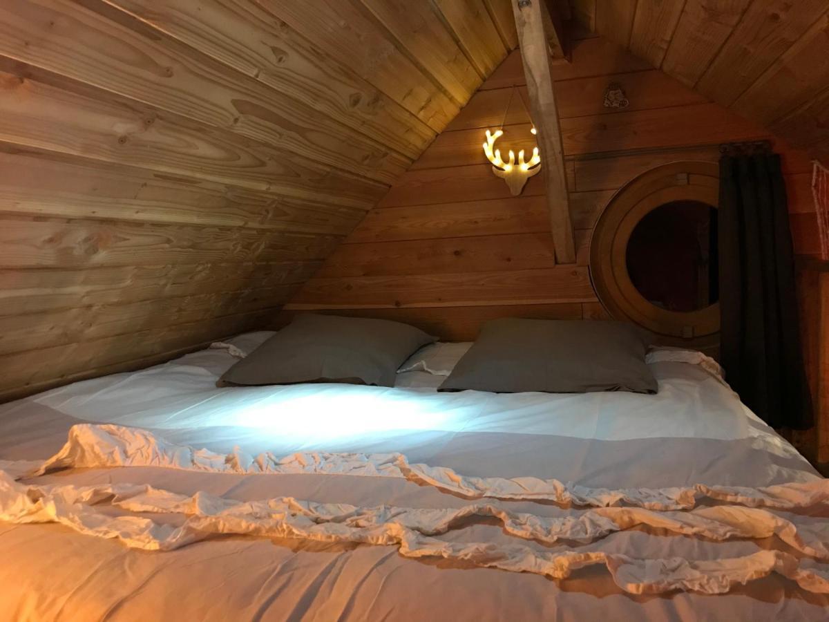 La Cabane Aux Secrets - Au Milieu De Nulle Part Outines Ngoại thất bức ảnh